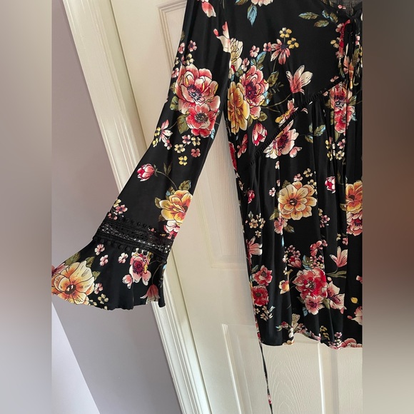 Xhilaration Bell Sleeve Dress - Size L - Picture 2 of 3